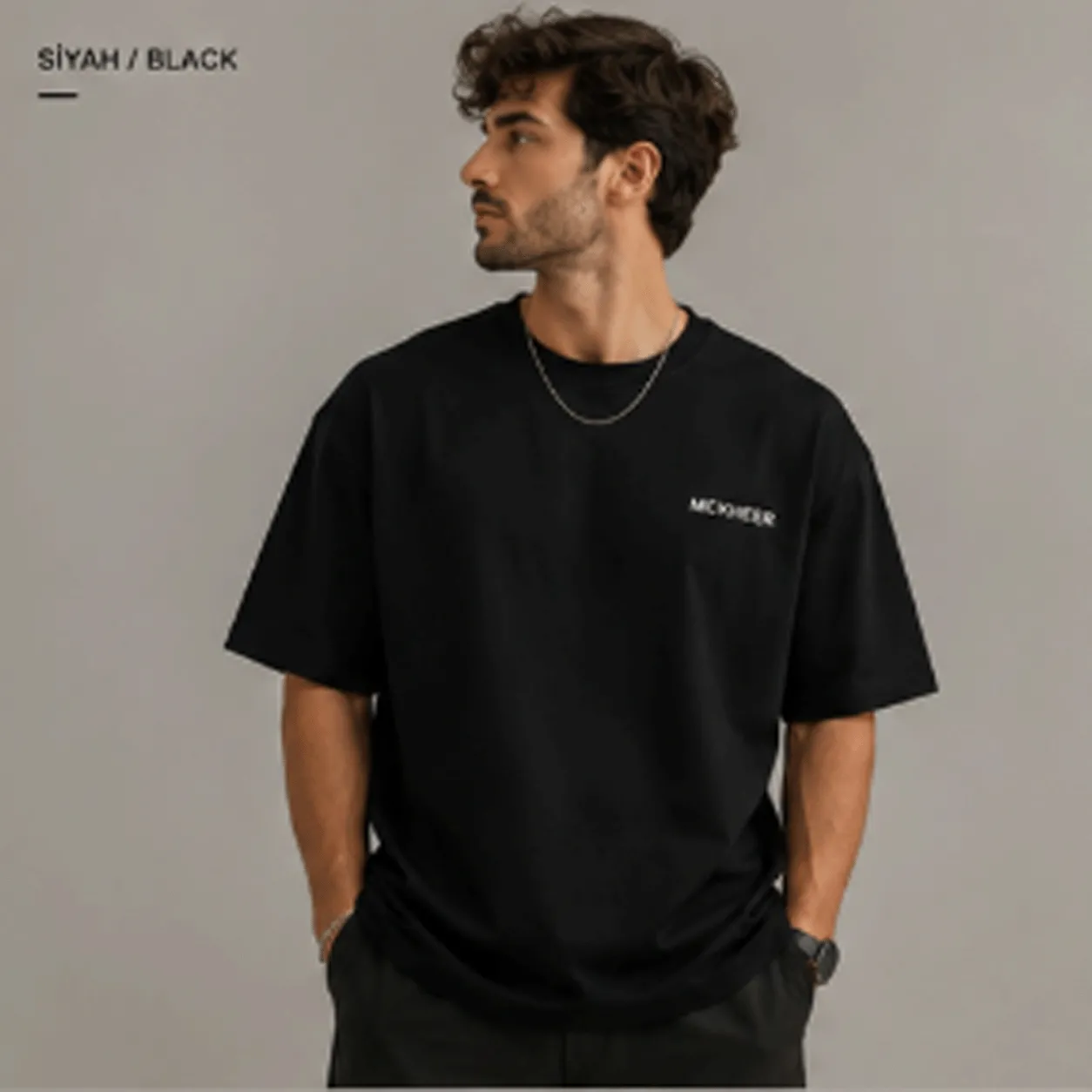 MCKHEER Be Different Tee - Siyah